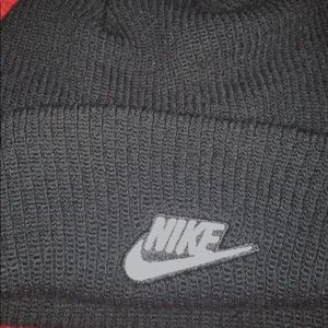 Nike Mens Cuffed Utility Beanie